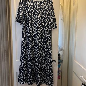 🆕 Boutique Style Daisy Dress